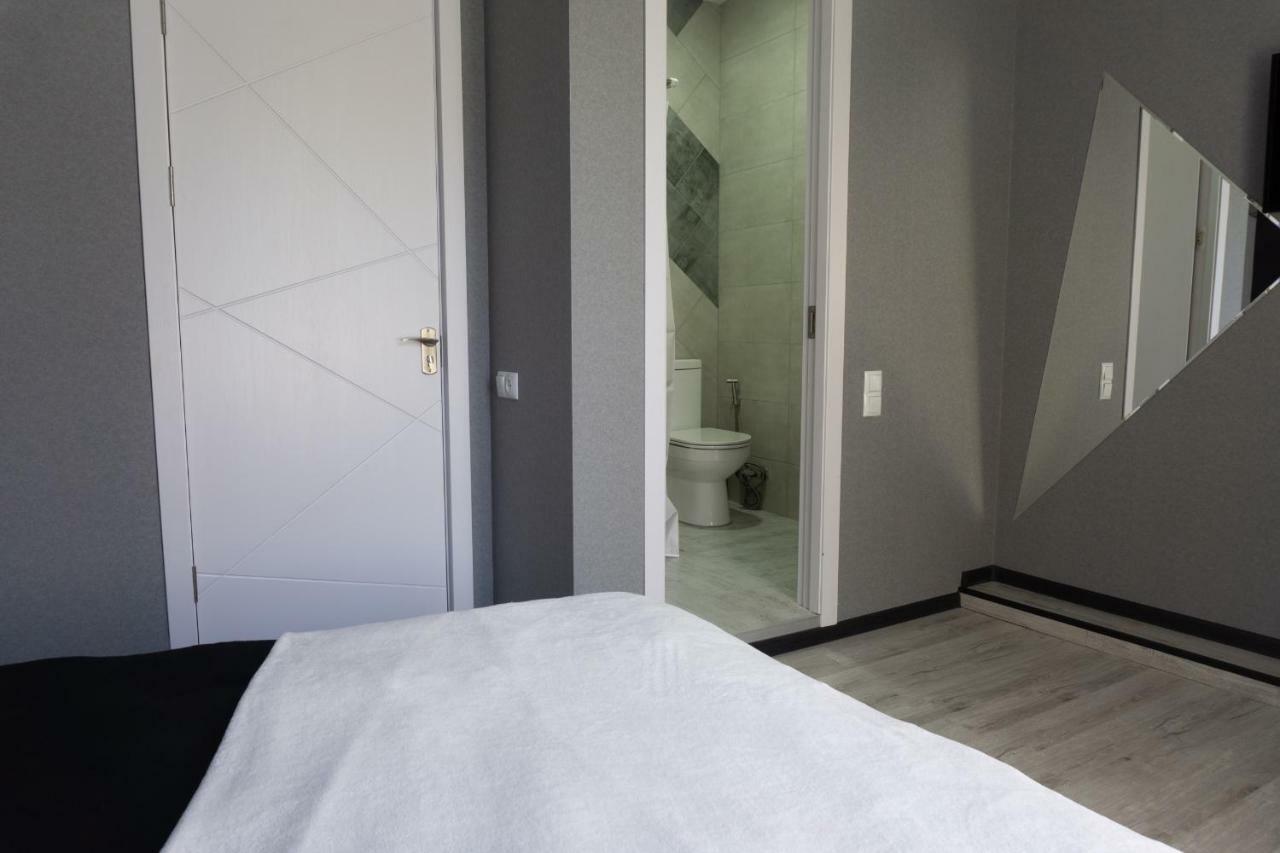 Guesthouse Kado Тбилиси Екстериор снимка