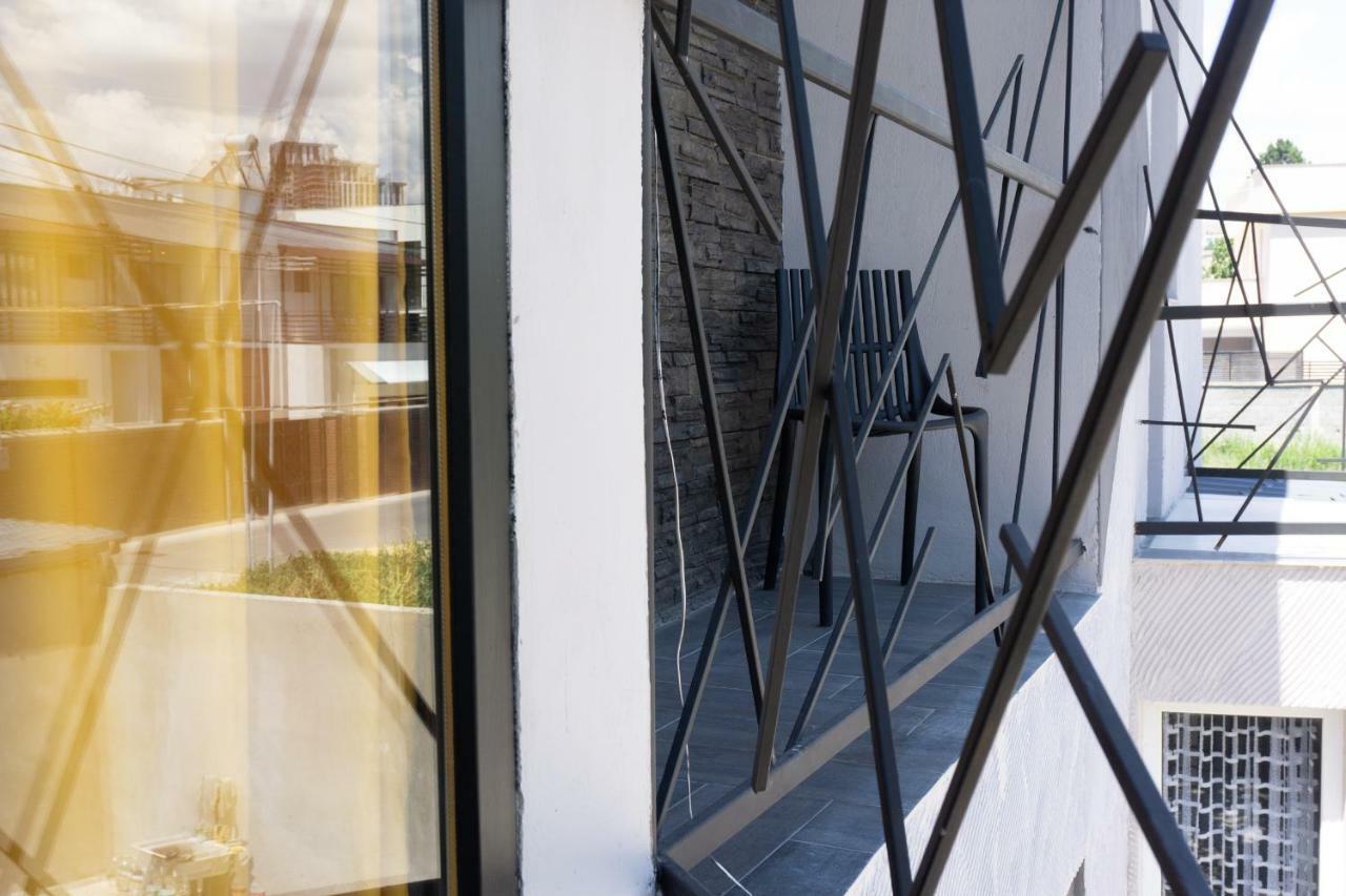 Guesthouse Kado Тбилиси Екстериор снимка